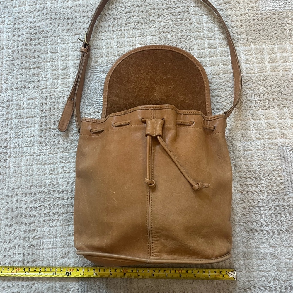 Vintage Coach Classic 529-8715 Drawstring Flap Bucket Bag Tan Leather Crossbody - Picture 8 of 13